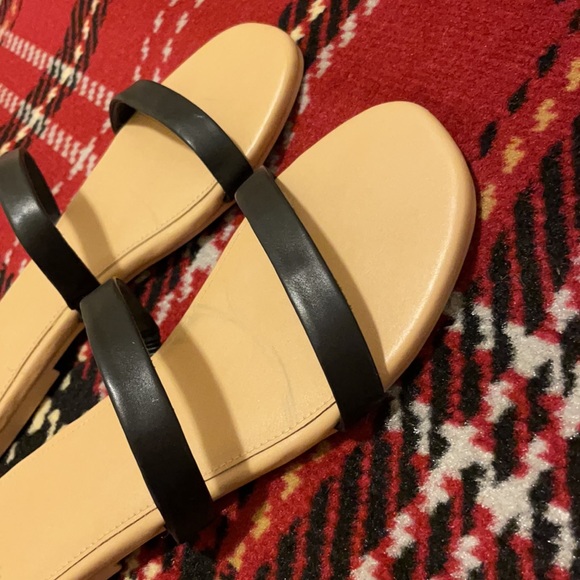 A&f slides size 8-9 medium - Picture 4 of 7